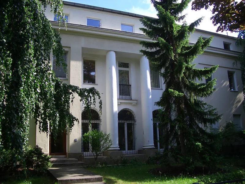 Ku’damm Nähe, sonnig, ruhig, Balkon — photo 1